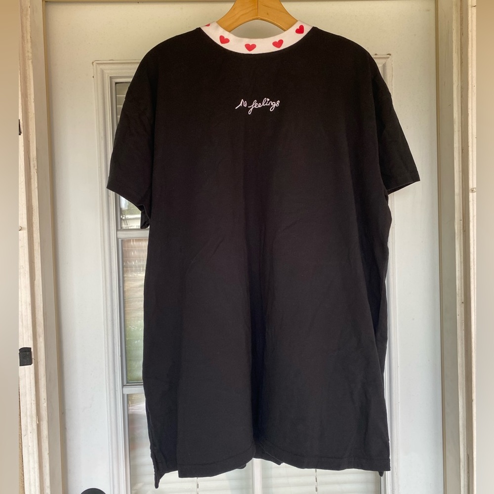 Lazy oaf “no feelings” tee with hearts on the collar. OS